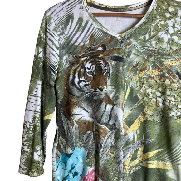 3 for $30! Alia tiger print graphic shirt - Picture 2 of 5
